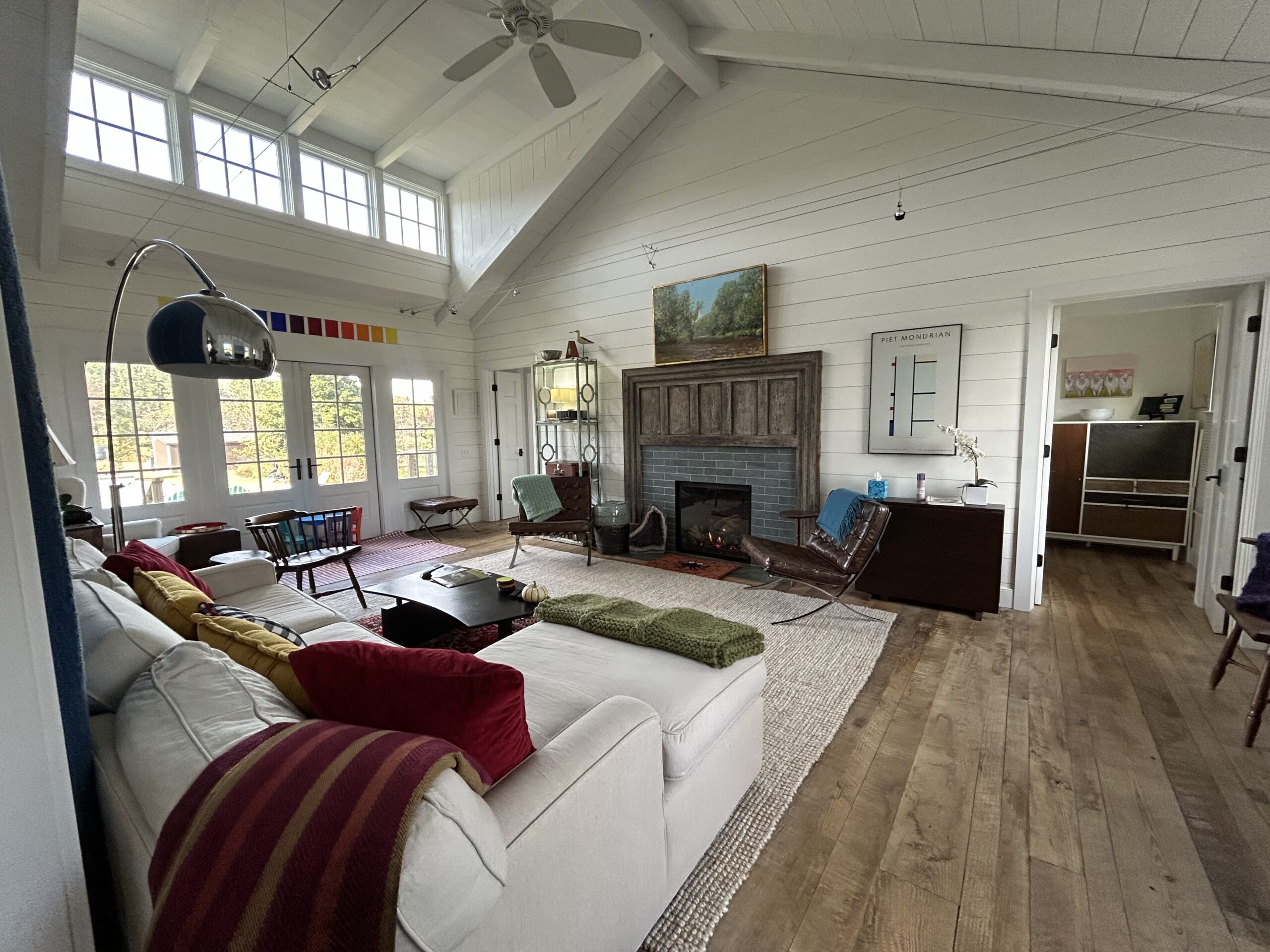Living Room with gas fireplace, TV and record player.